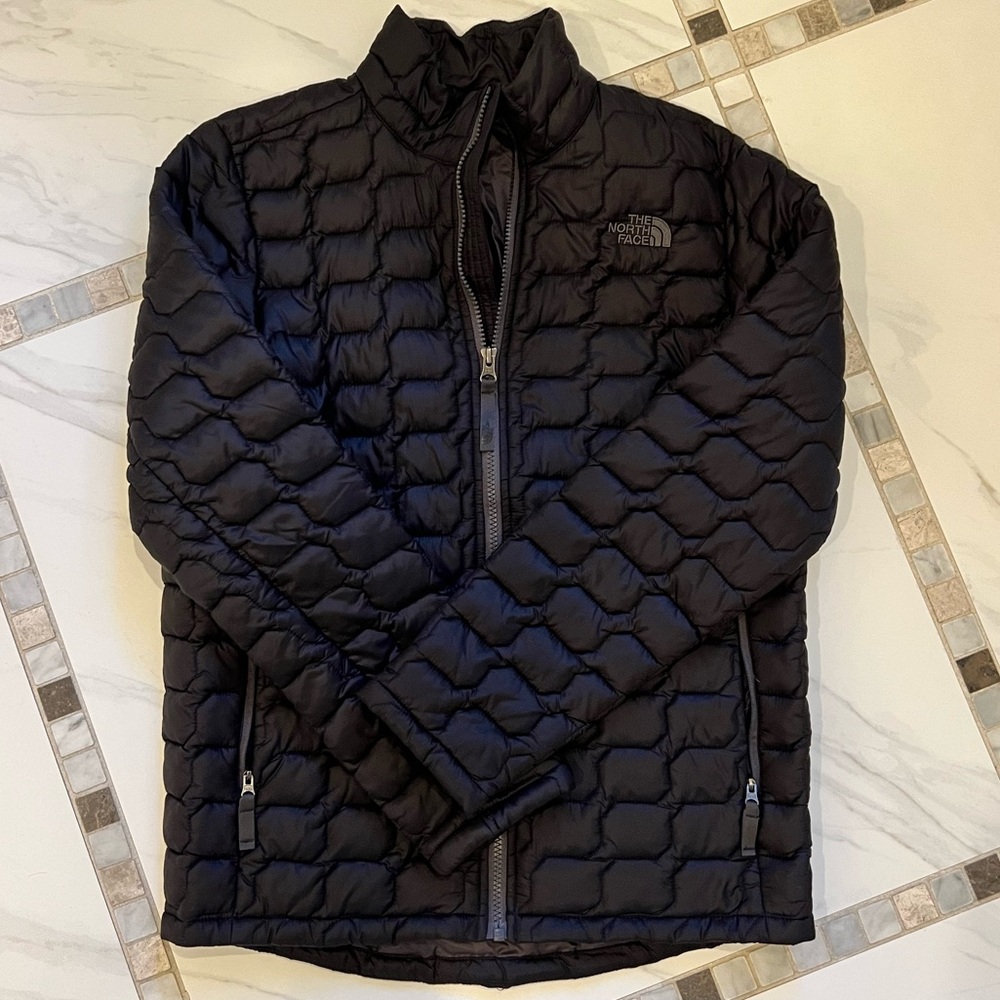 NorthFace puffer, boys XL (14-16), Black, never worn, tags removed.